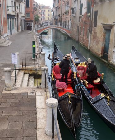 gondolas-2800598_1920